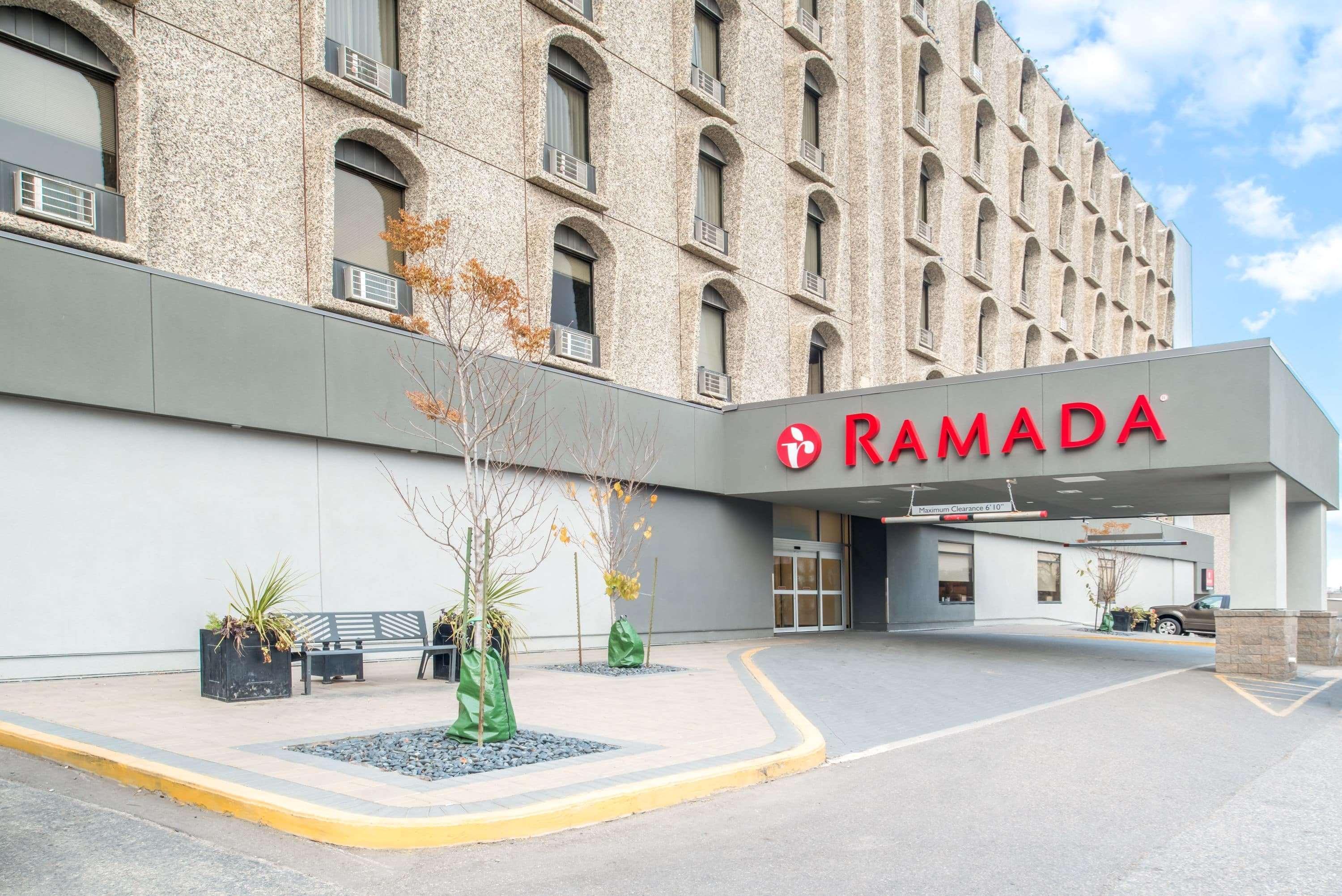 Ramada By Wyndham Saskatoon Hotel Ngoại thất bức ảnh